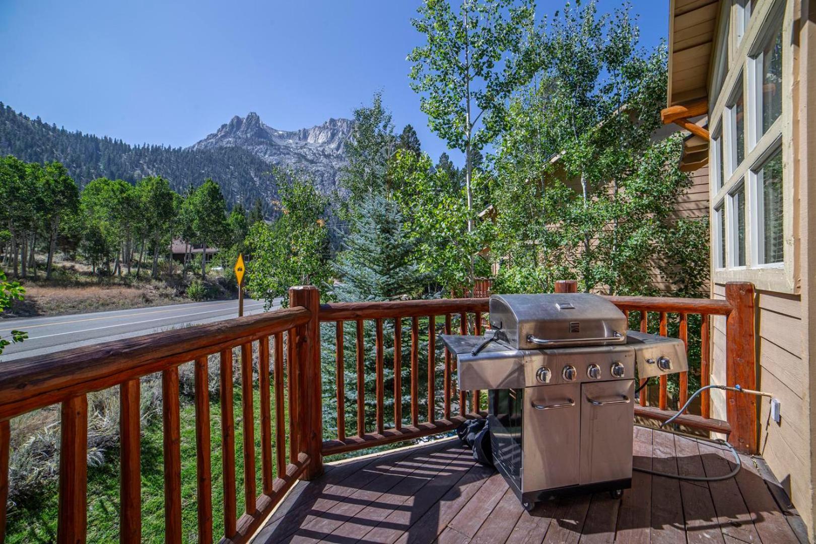 #427 - Spacious Townhome, Large Private Deck & Mountain Views June Lake Exterior photo